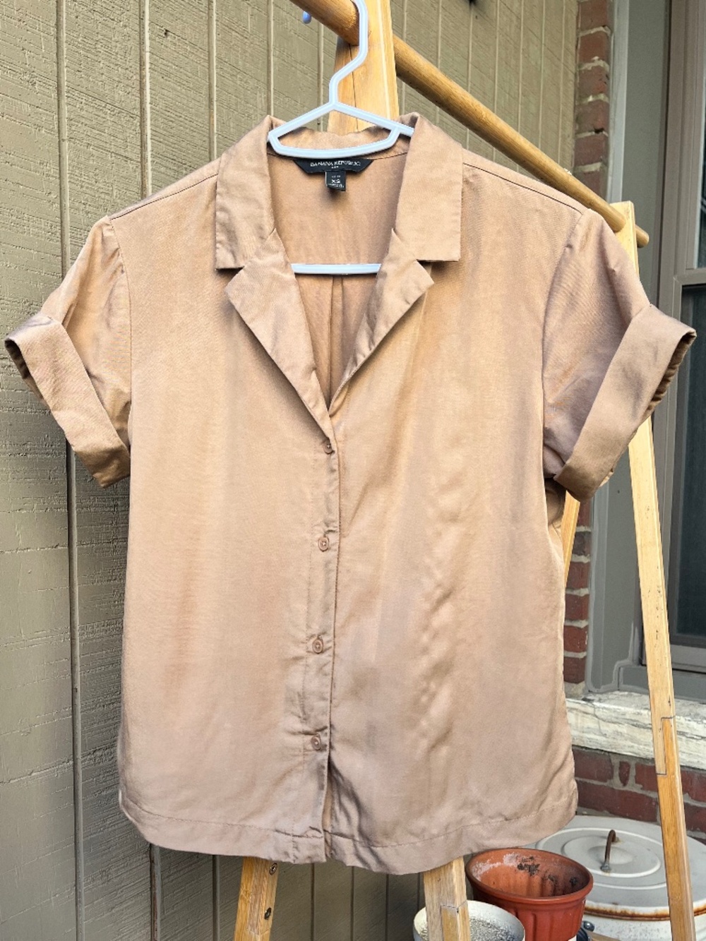 Banana Republic Short Sleeve Button Up Collared Shirt, XSP